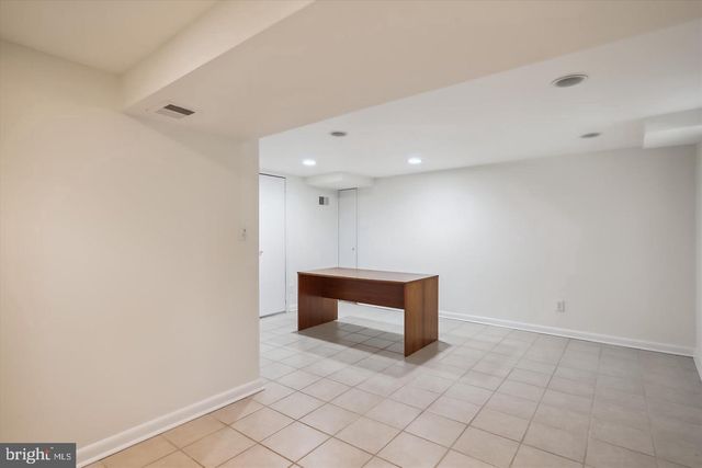 6518 WILMETT RD, Bethesda, MD 20817
