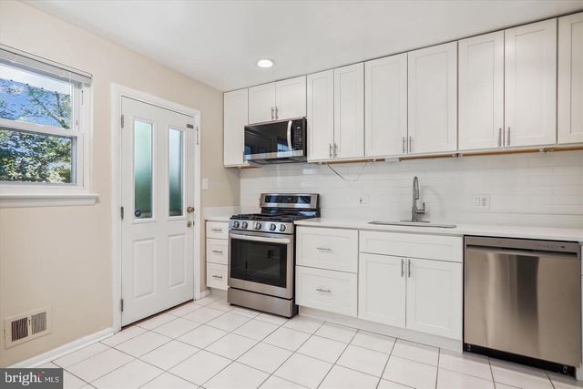 6518 WILMETT RD, Bethesda, MD 20817