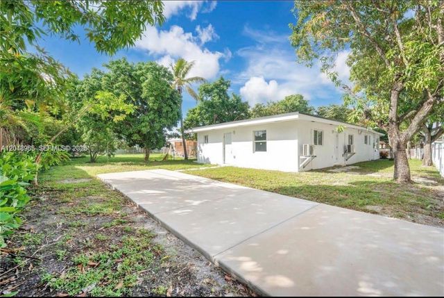 521 NW 33rd Ave 1, Miami, FL 33125