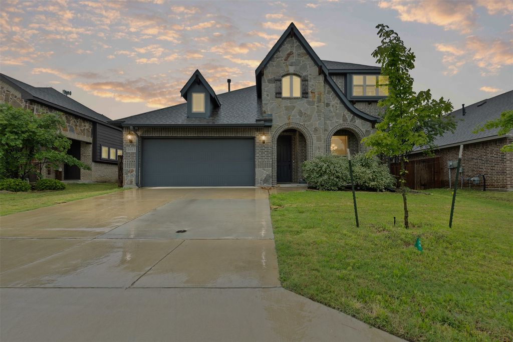 1013 Stockton Drive, Godley, TX 76044