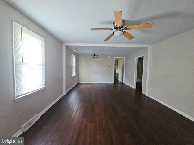 56 HARDING AVE, Pennsville, NJ 08070