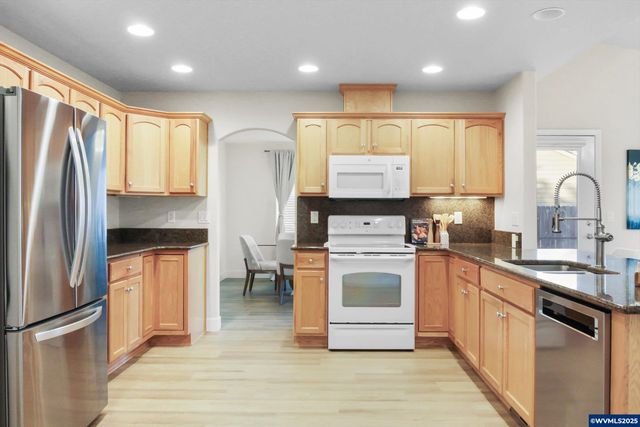 6309 Elena St NE, Albany, OR 97321