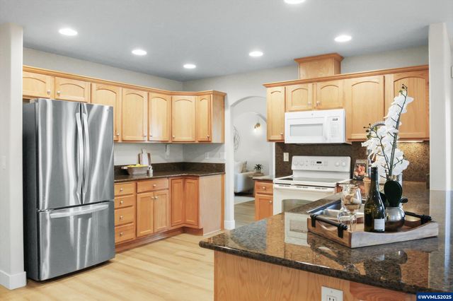 6309 Elena St NE, Albany, OR 97321