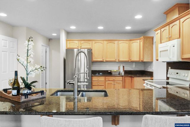 6309 Elena St NE, Albany, OR 97321