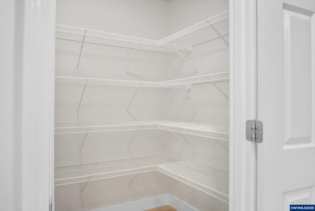 6309 Elena St NE, Albany, OR 97321