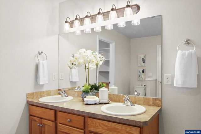 6309 Elena St NE, Albany, OR 97321