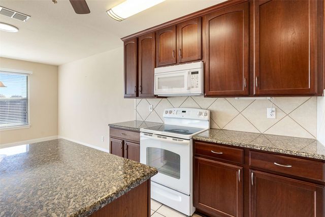 2605 Pin Oak Lane, St Paul, TX 75098