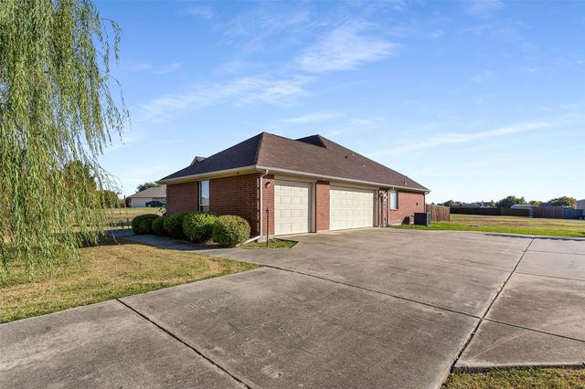 2605 Pin Oak Lane, St Paul, TX 75098