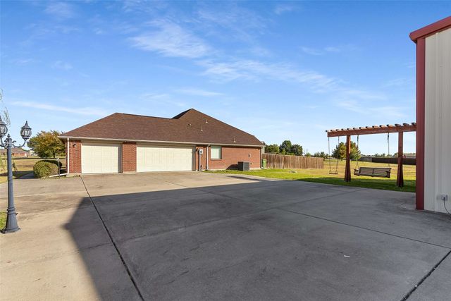 2605 Pin Oak Lane, St Paul, TX 75098