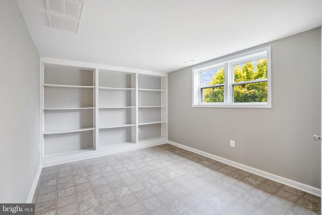 9402 BLACKSTONE RD, Manassas, VA 20110