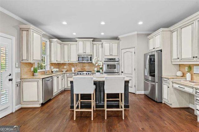 5250 Vinings Springs Court SE, Mableton, GA 30126