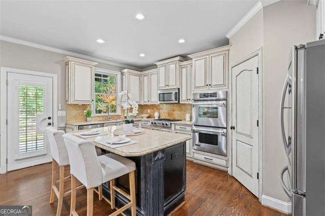 5250 Vinings Springs Court SE, Mableton, GA 30126