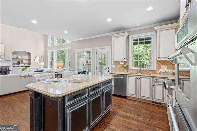5250 Vinings Springs Court SE, Mableton, GA 30126