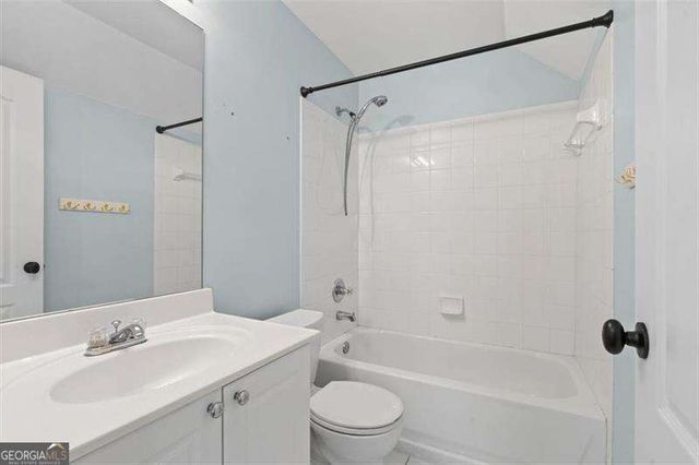 5250 Vinings Springs Court SE, Mableton, GA 30126