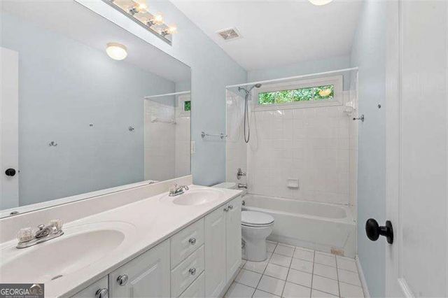 5250 Vinings Springs Court SE, Mableton, GA 30126