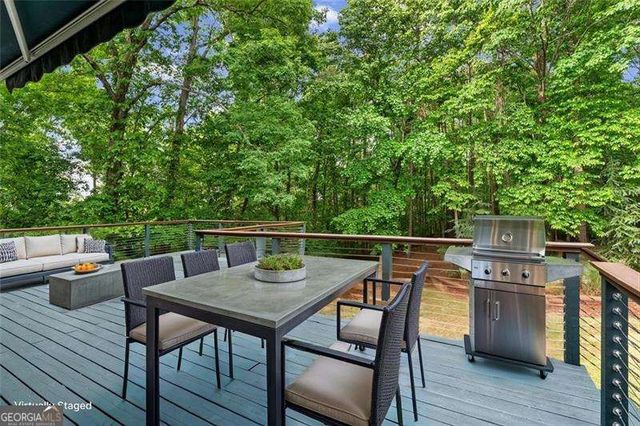 5250 Vinings Springs Court SE, Mableton, GA 30126