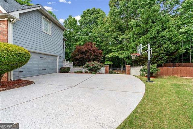 5250 Vinings Springs Court SE, Mableton, GA 30126