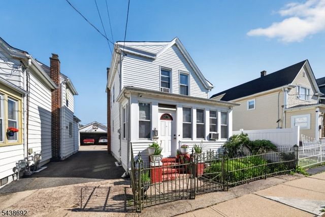 13 Sherman Pl, Clifton City, NJ 07011