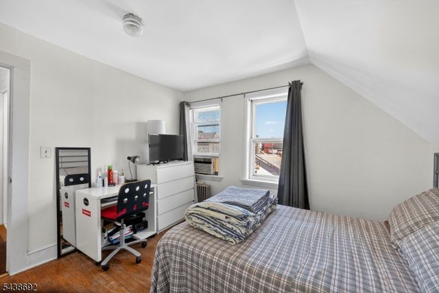 13 Sherman Pl, Clifton City, NJ 07011