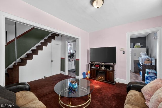 13 Sherman Pl, Clifton City, NJ 07011