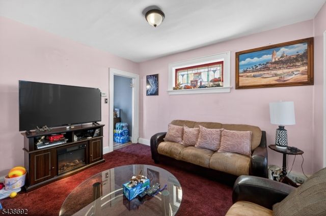 13 Sherman Pl, Clifton City, NJ 07011