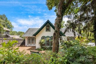 520 Valley Street, Hendersonville, NC 28739