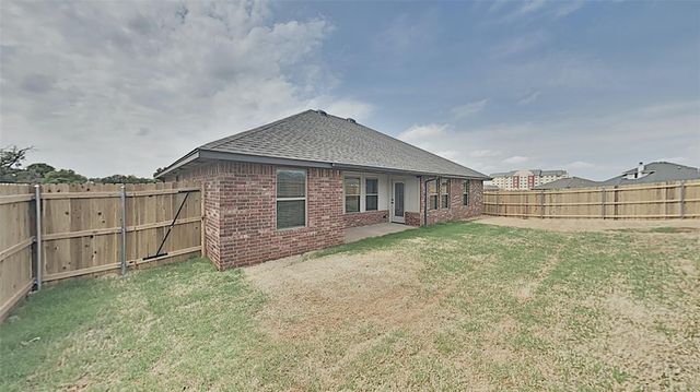 7100 Daxton Court, Warr Acres, OK 73132