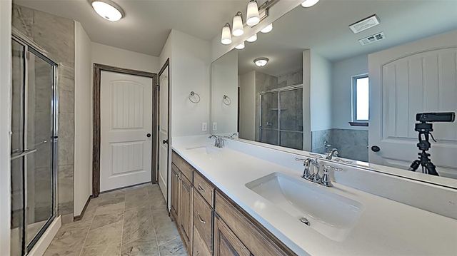 7100 Daxton Court, Warr Acres, OK 73132