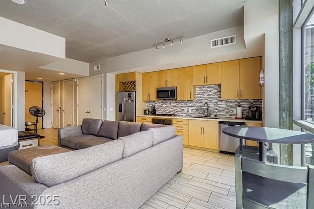 353 East Bonneville Avenue 317, Las Vegas, NV 89101