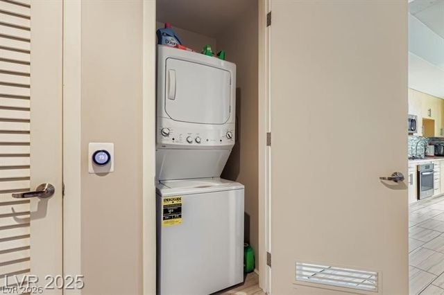 353 East Bonneville Avenue 317, Las Vegas, NV 89101