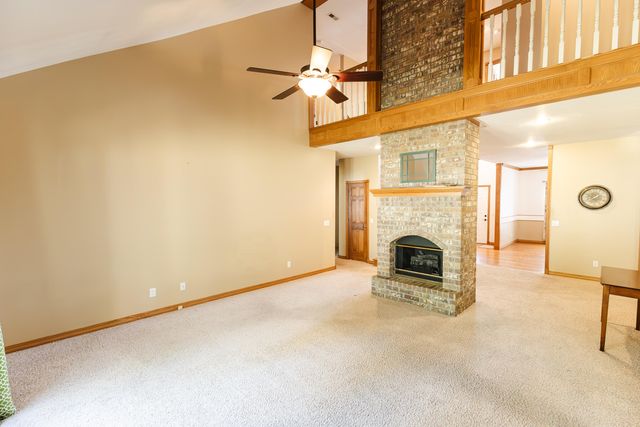 4883 S Buckingham Lane, Springfield, MO 65810