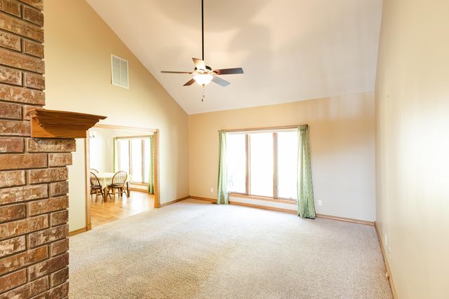 4883 S Buckingham Lane, Springfield, MO 65810