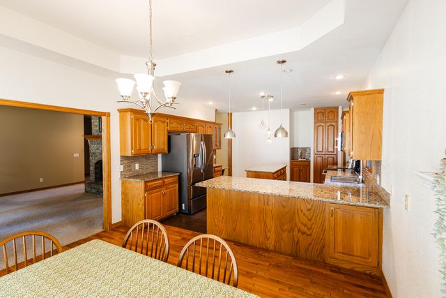 4883 S Buckingham Lane, Springfield, MO 65810