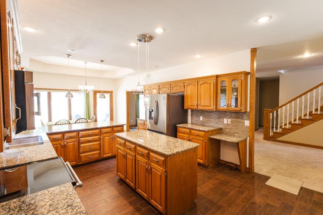 4883 S Buckingham Lane, Springfield, MO 65810