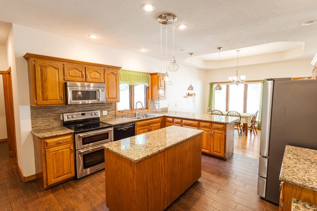 4883 S Buckingham Lane, Springfield, MO 65810