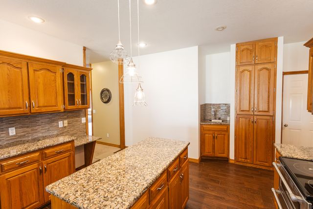 4883 S Buckingham Lane, Springfield, MO 65810