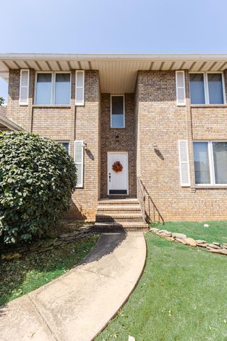 4883 S Buckingham Lane, Springfield, MO 65810