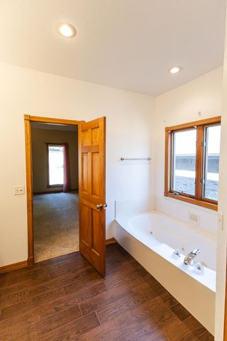 4883 S Buckingham Lane, Springfield, MO 65810
