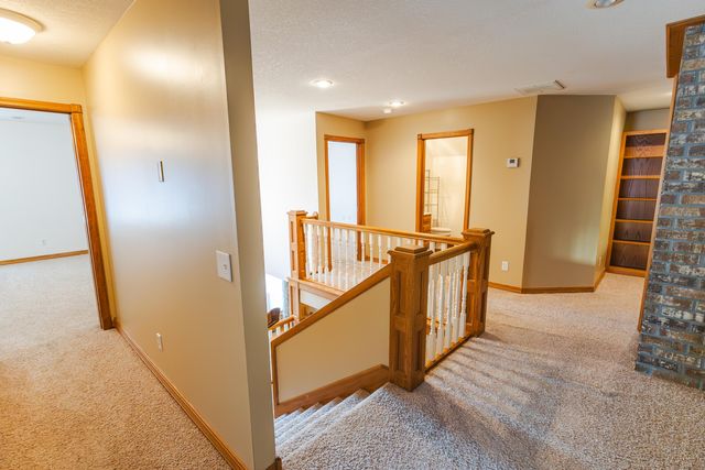 4883 S Buckingham Lane, Springfield, MO 65810