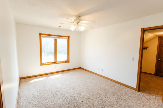 4883 S Buckingham Lane, Springfield, MO 65810