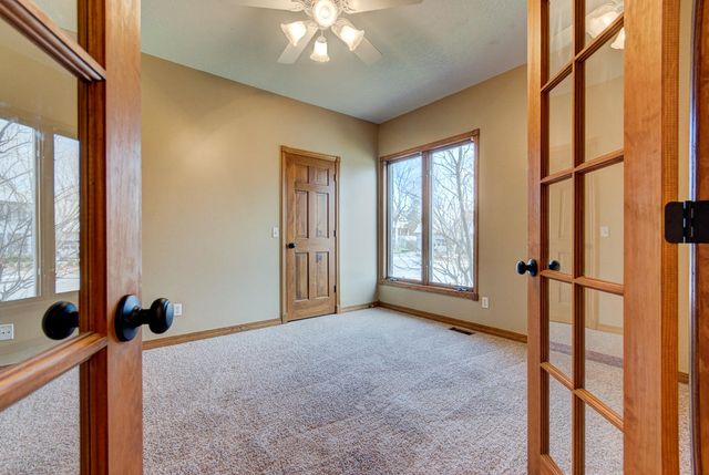 4883 S Buckingham Lane, Springfield, MO 65810