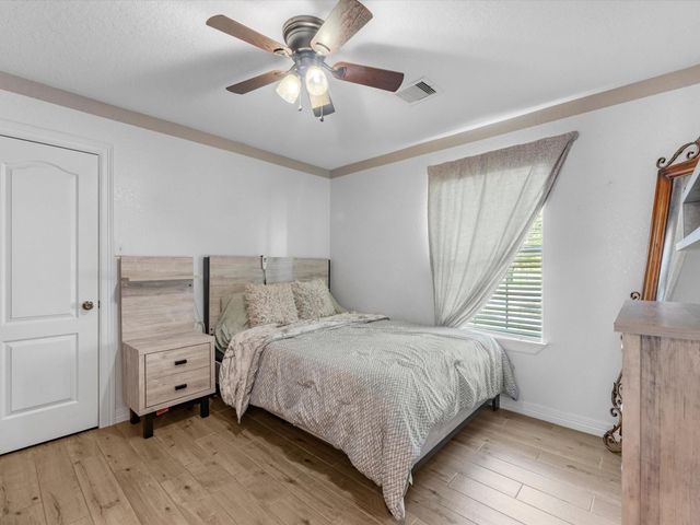 17625 Pearland Sites Road, Pearland, TX 77584