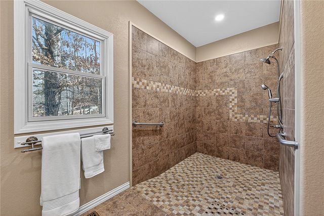 8 Arkenstone, Eureka Springs, AR 72632