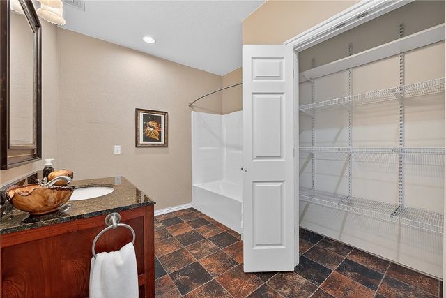 8 Arkenstone, Eureka Springs, AR 72632