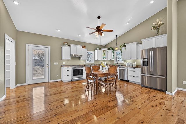 8 Arkenstone, Eureka Springs, AR 72632