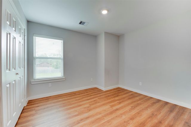 8635 Sunderland Road, Houston, TX 77028