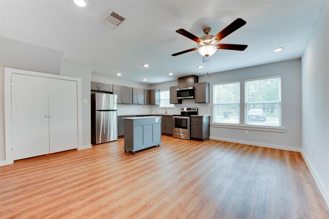 8635 Sunderland Road, Houston, TX 77028