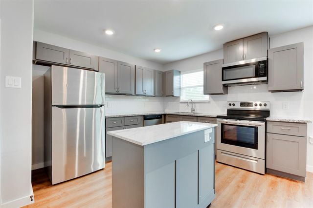 8635 Sunderland Road, Houston, TX 77028