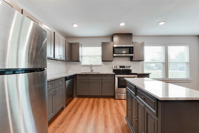 8635 Sunderland Road, Houston, TX 77028