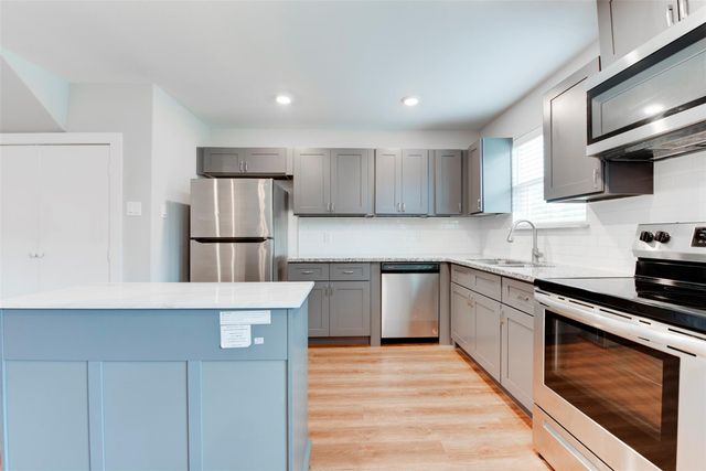 8635 Sunderland Road, Houston, TX 77028